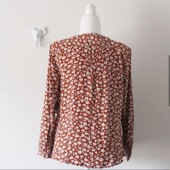 RELISTED NWT Old Navy Floral Pleated Blouse Shirt L568 - Picture 5 of 7